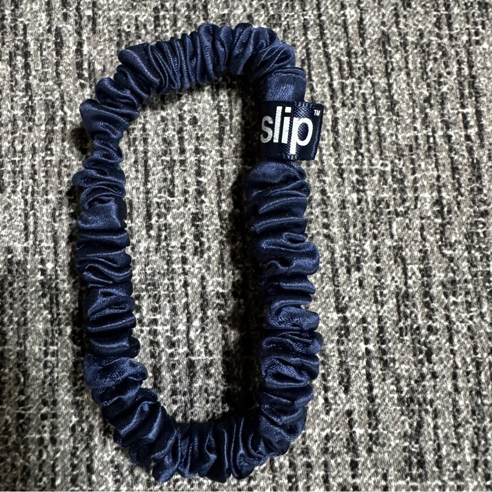 Slip Silk Scrunchies - Box of 6 - Picture 3 of 11